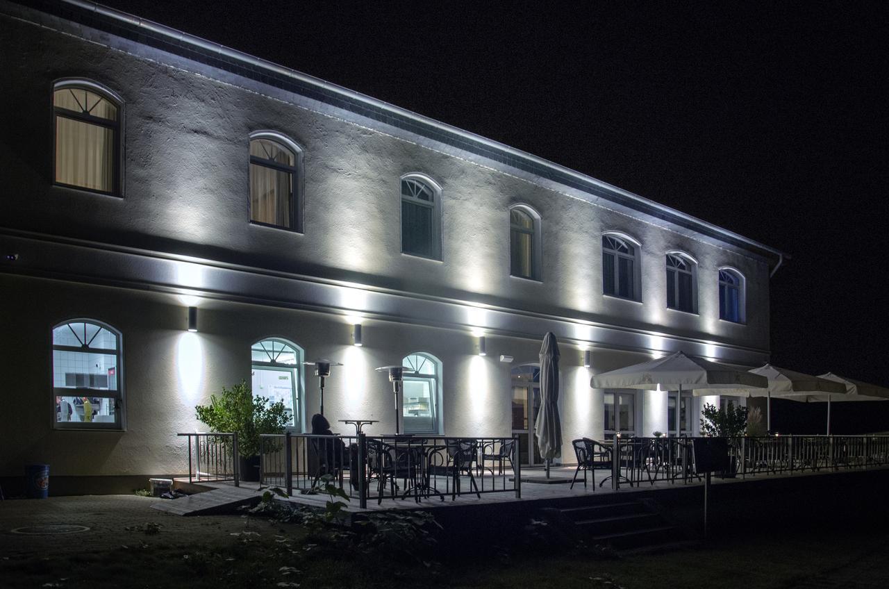 Hotel & Restaurant Haus Am See Locknitz Экстерьер фото
